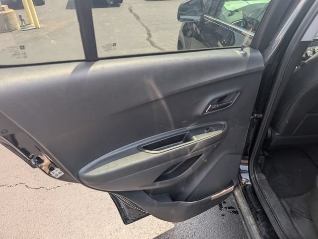 Used 2019 Chevrolet Trax LT w/ LT Convenience Package FWD image 10
