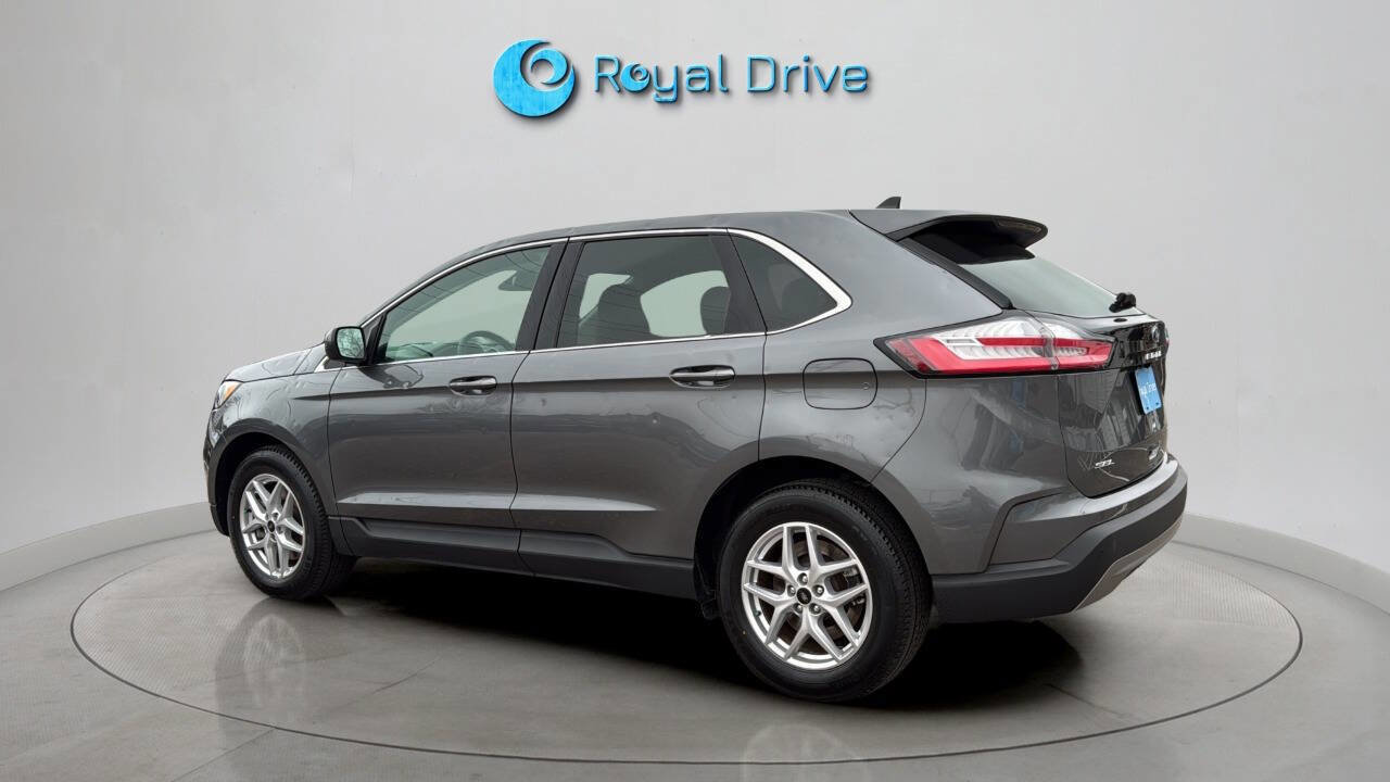 Used 2024 Ford Edge SEL image 4
