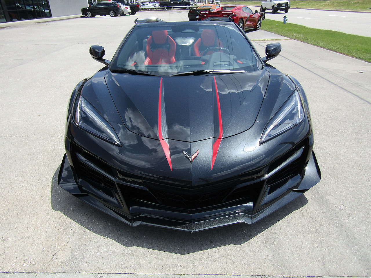 Used 2024 Chevrolet Corvette Z06 w/ Z07 Performance Package RWD image 2