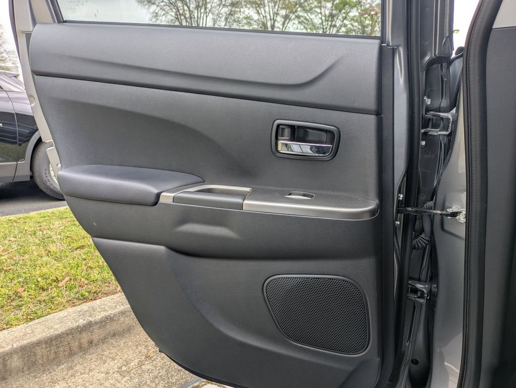 Used 2025 Mitsubishi Outlander Sport SE image 24