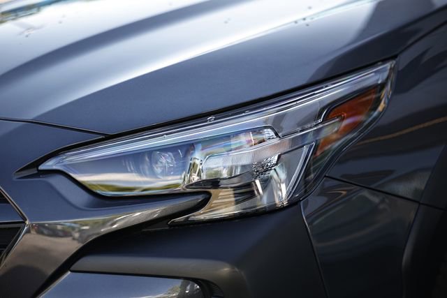 Used 2025 Subaru Outback Touring w/ Popular Package #2 AWD/4WD image 11