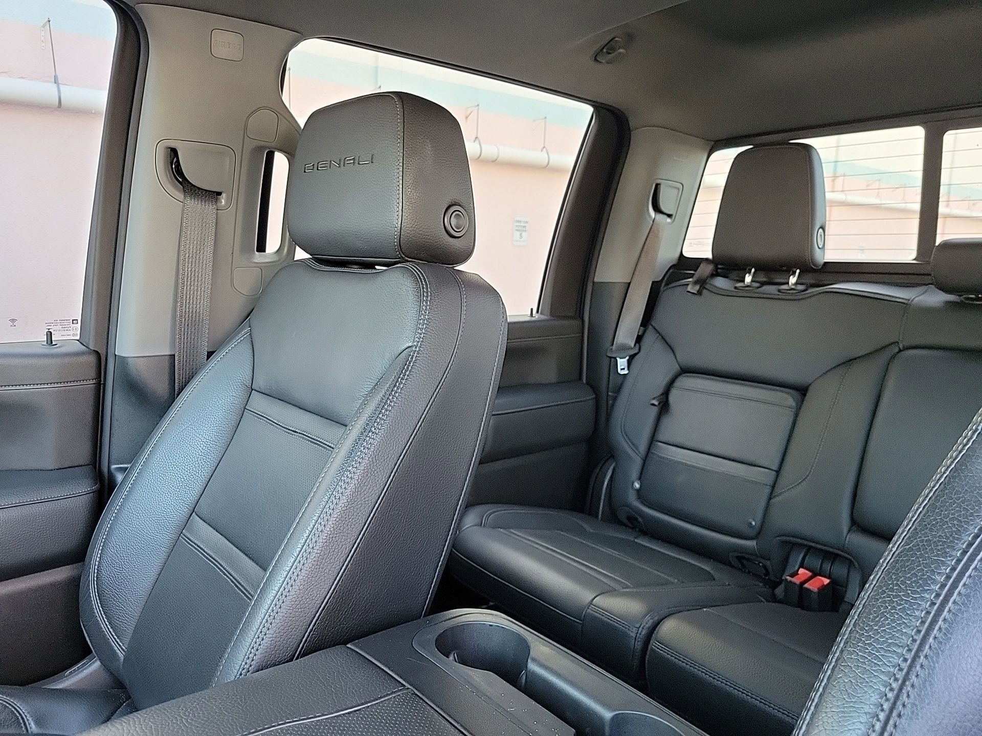 Used 2022 GMC Sierra 2500 Denali w/ Denali Black Diamond Edition AWD/4WD image 23
