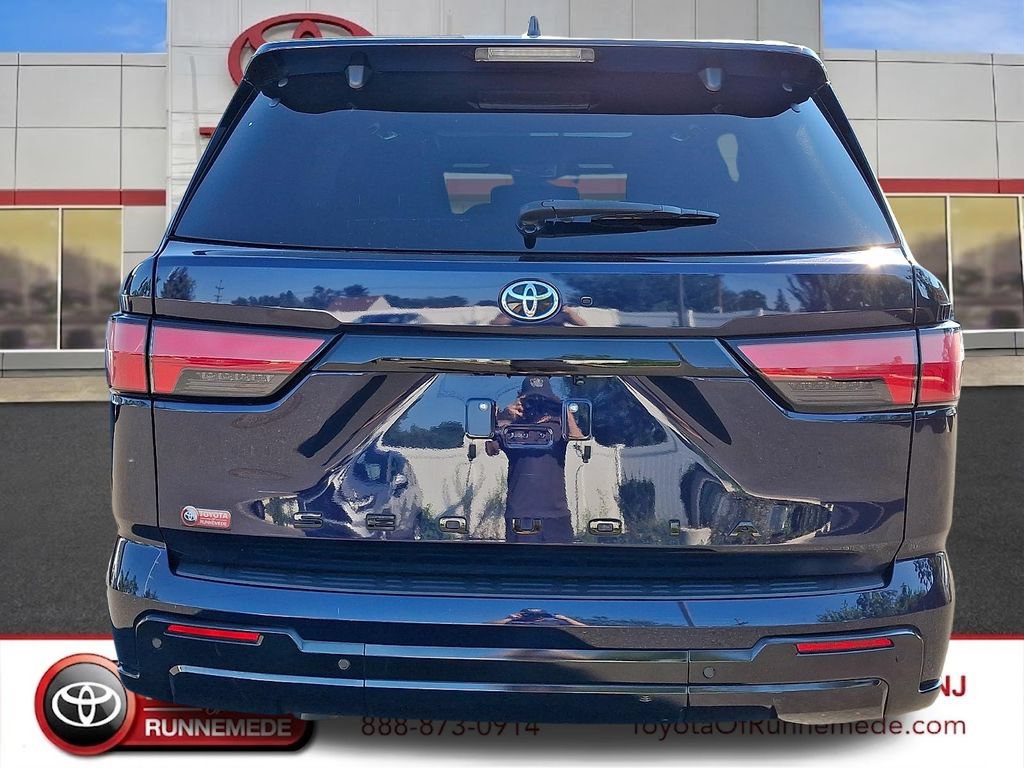 Certified 2023 Toyota Sequoia Platinum AWD/4WD image 5