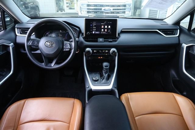 Used 2023 Toyota RAV4 AWD Hybrid image 20
