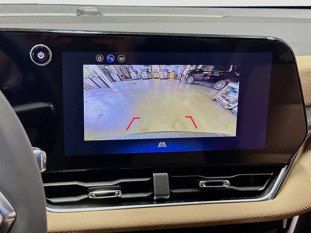 New 2026 Chevrolet Equinox ACTIV FWD image 17