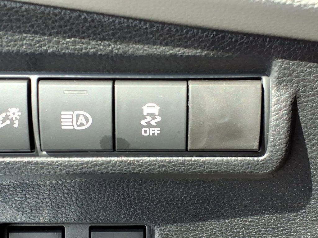 Used 2026 Toyota Corolla Cross LE image 22