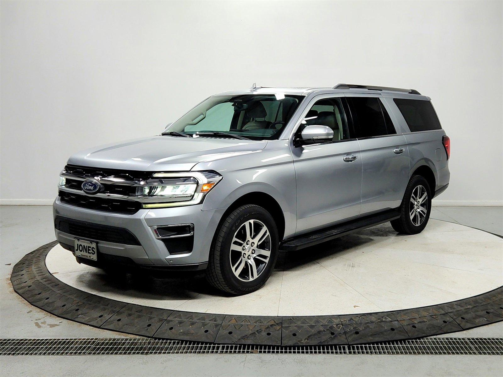 Used 2024 Ford Expedition Max Limited image 3