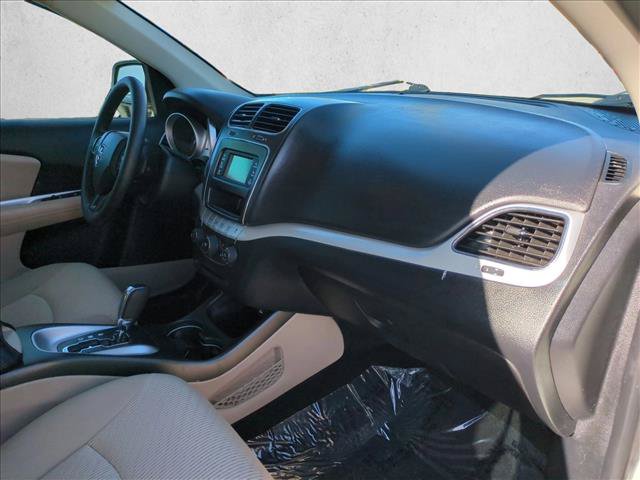 Used 2019 Dodge Journey SE FWD image 18