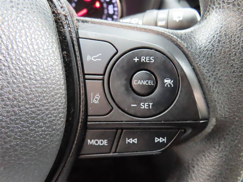 Used 2022 Toyota RAV4 XLE FWD image 18