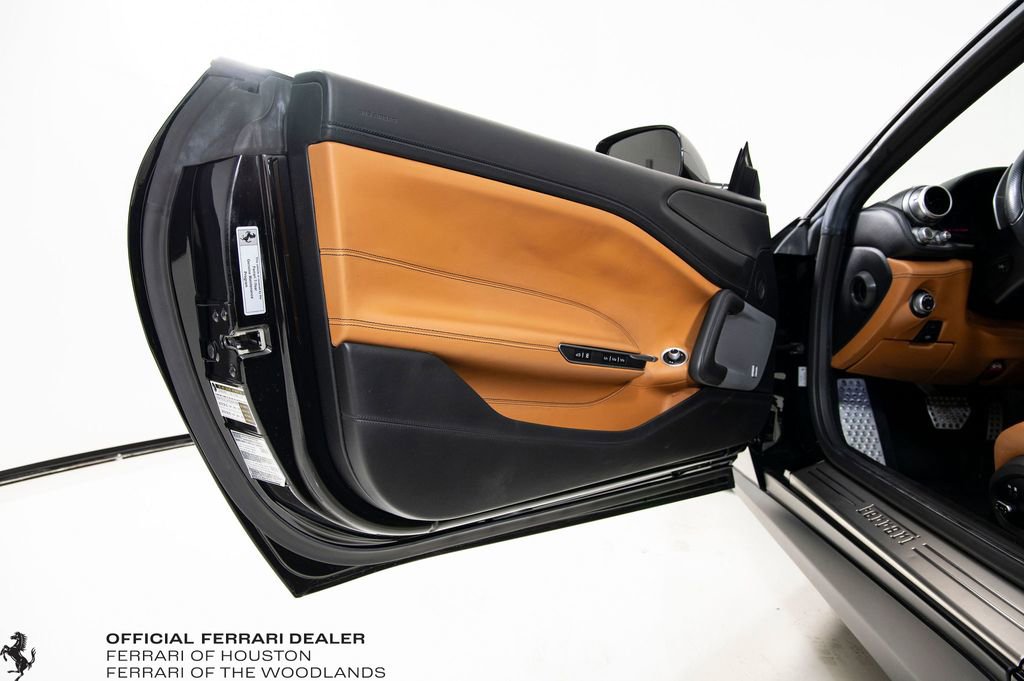 Used 2018 Ferrari GTC4Lusso image 25