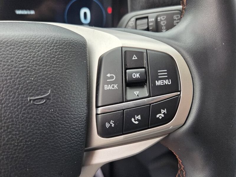 Used 2025 Ford Explorer Active w/ Active Comfort Package RWD image 26