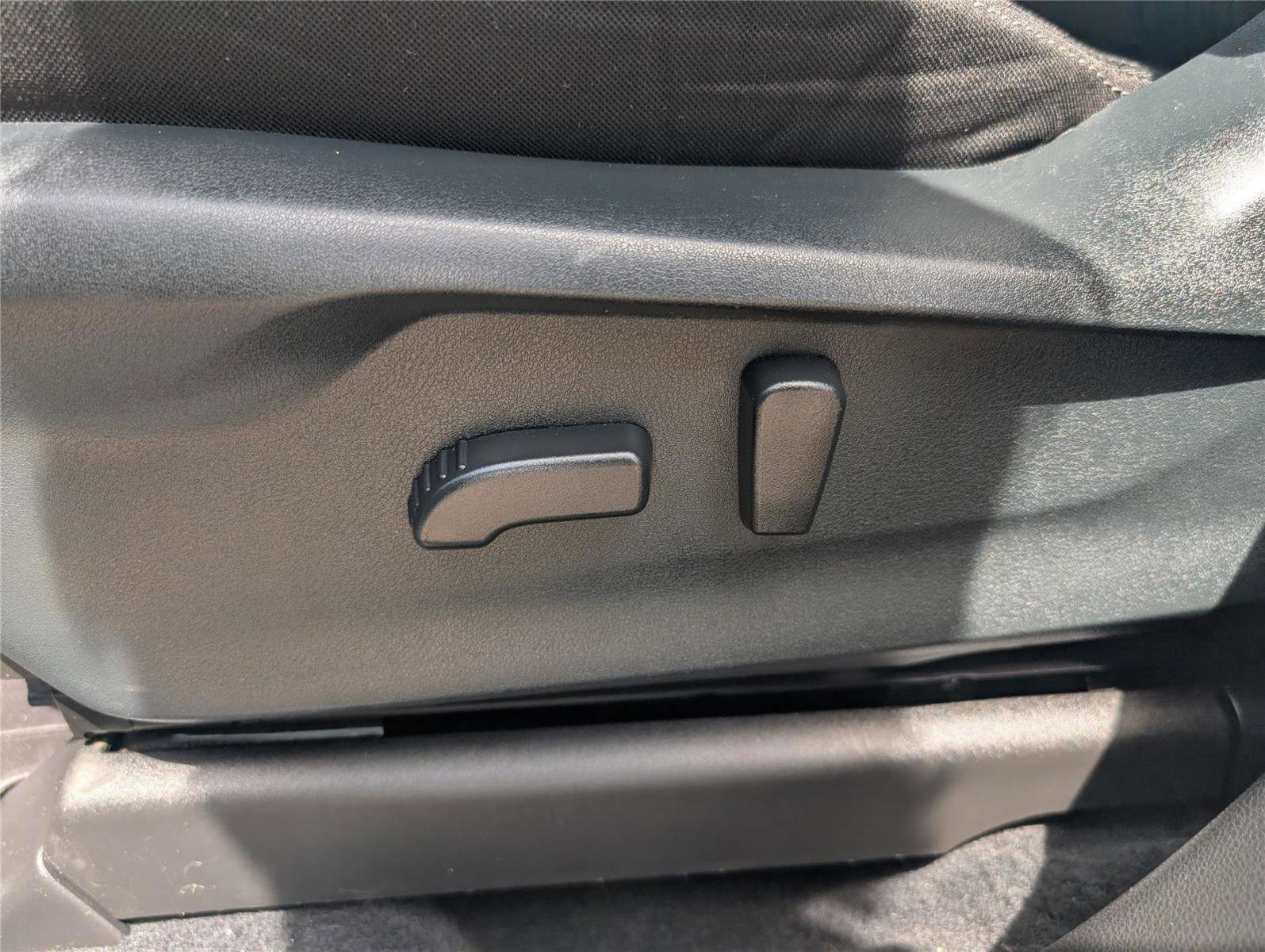 Used 2022 Subaru Ascent Premium w/ Convenience Package image 11