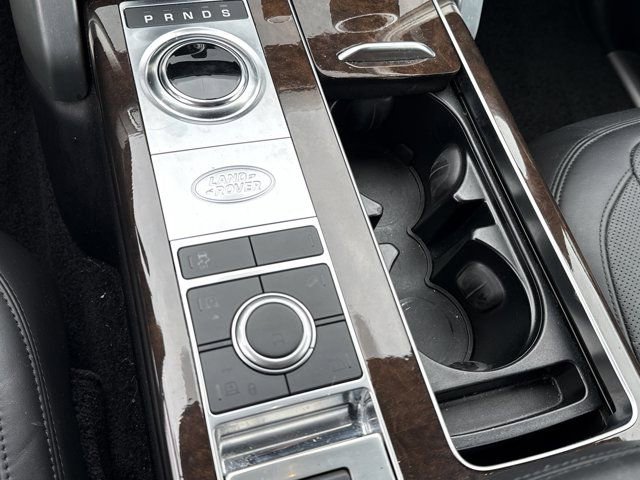 Used 2020 Land Rover Range Rover HSE image 32