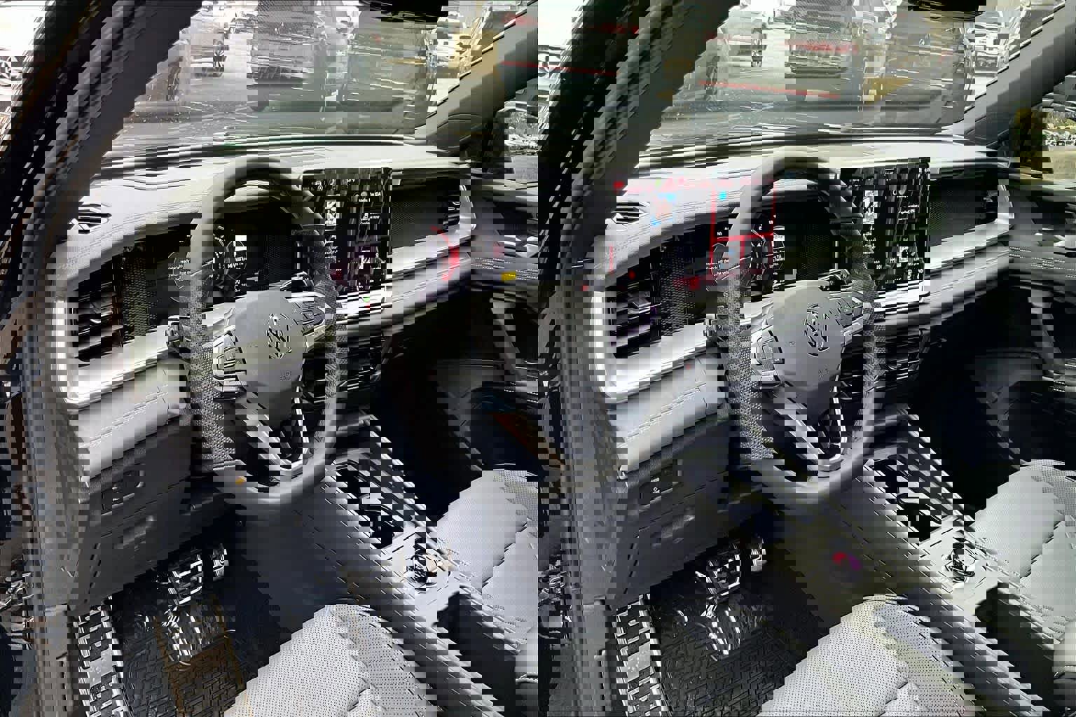 New 2026 Volkswagen Tiguan SE R-Line image 8