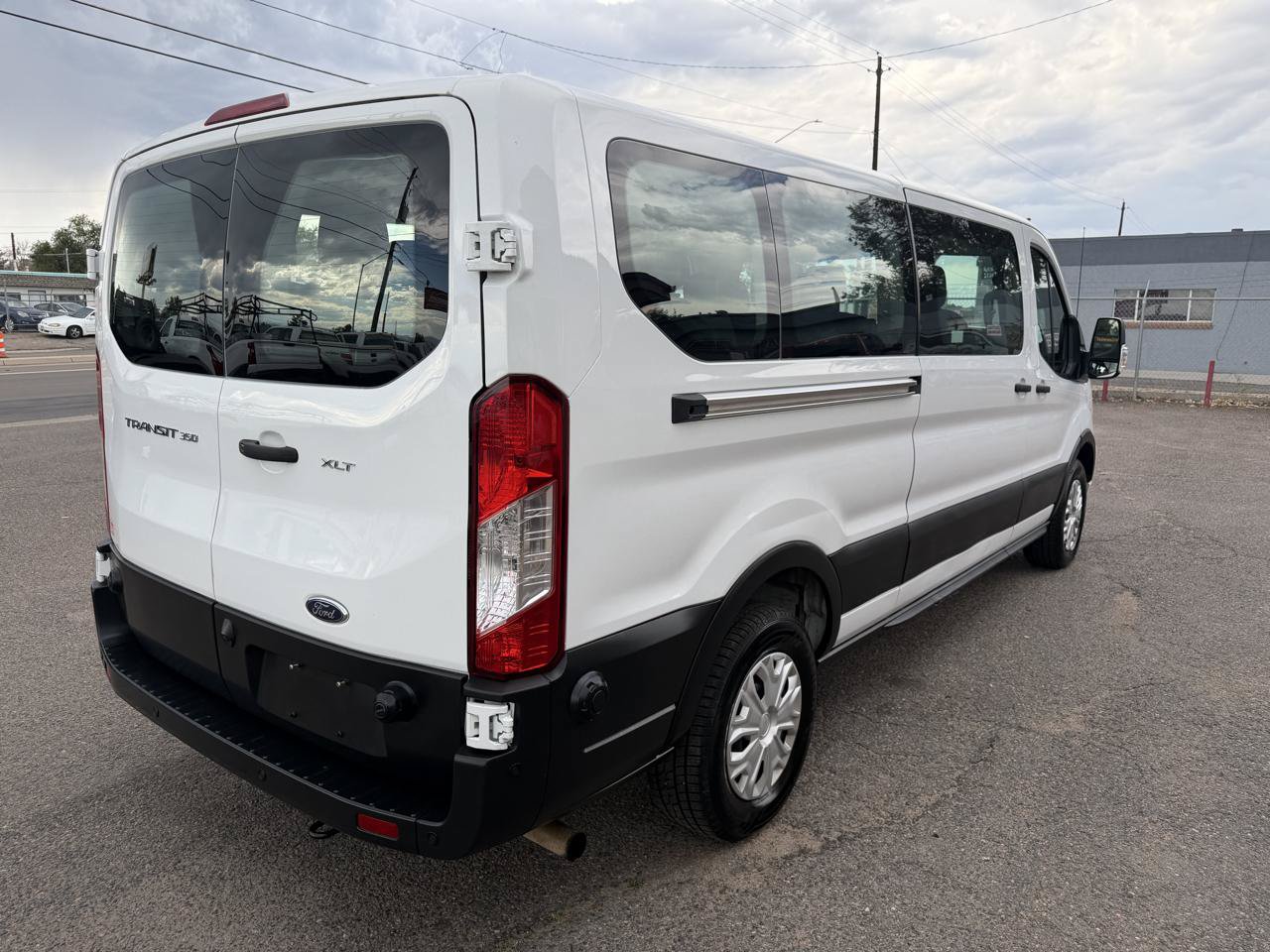 Used 2024 Ford Transit 350 XLT RWD image 9
