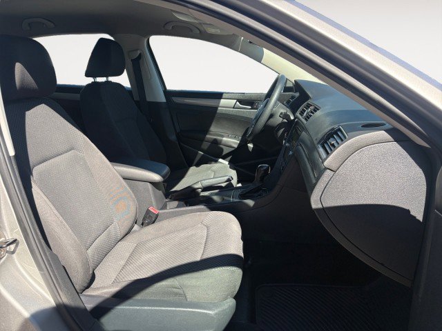 Used 2014 Volkswagen Passat 1.8T S image 8