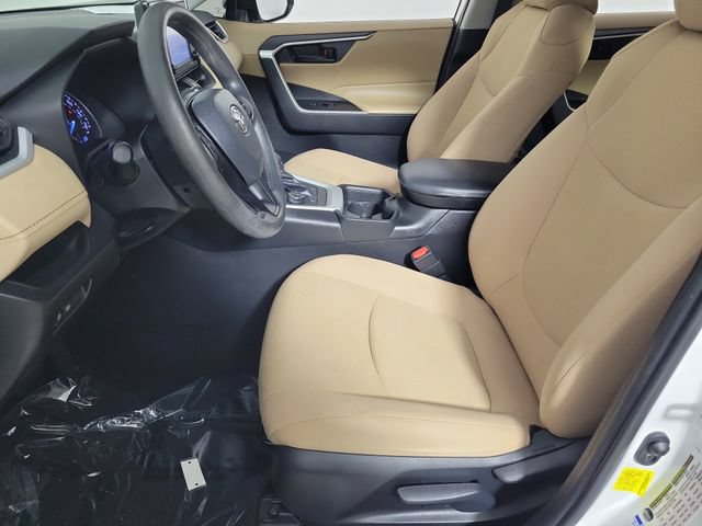 Used 2021 Toyota RAV4 LE AWD/4WD image 19