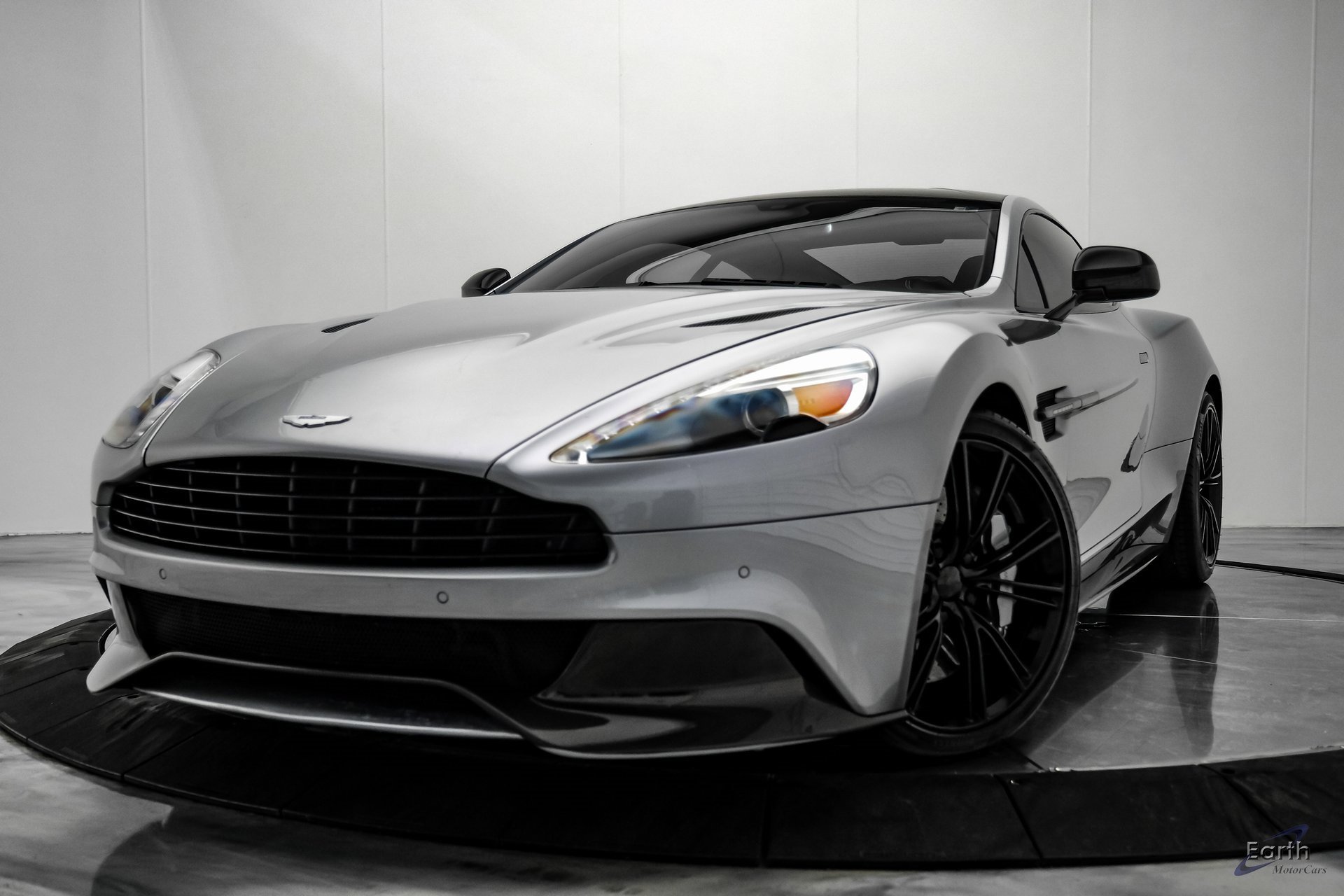 Used 2014 Aston Martin Vanquish Coupe image 3