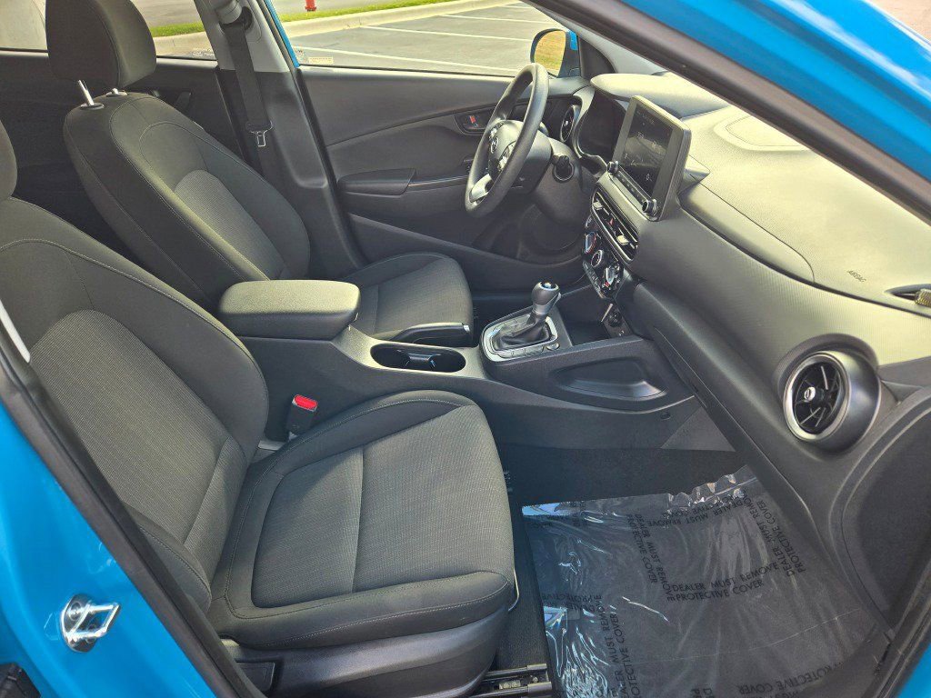 Used 2023 Hyundai Kona SEL image 5