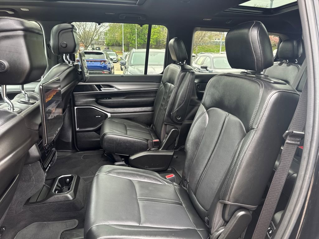 Used 2023 Jeep Wagoneer Series II w/ Convenience Group I AWD/4WD image 44