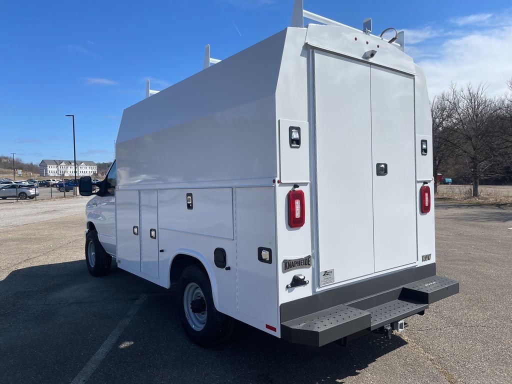 New 2026 Ford E-350 and Econoline 350 Super Duty w/ Power Equipment Group RWD image 4