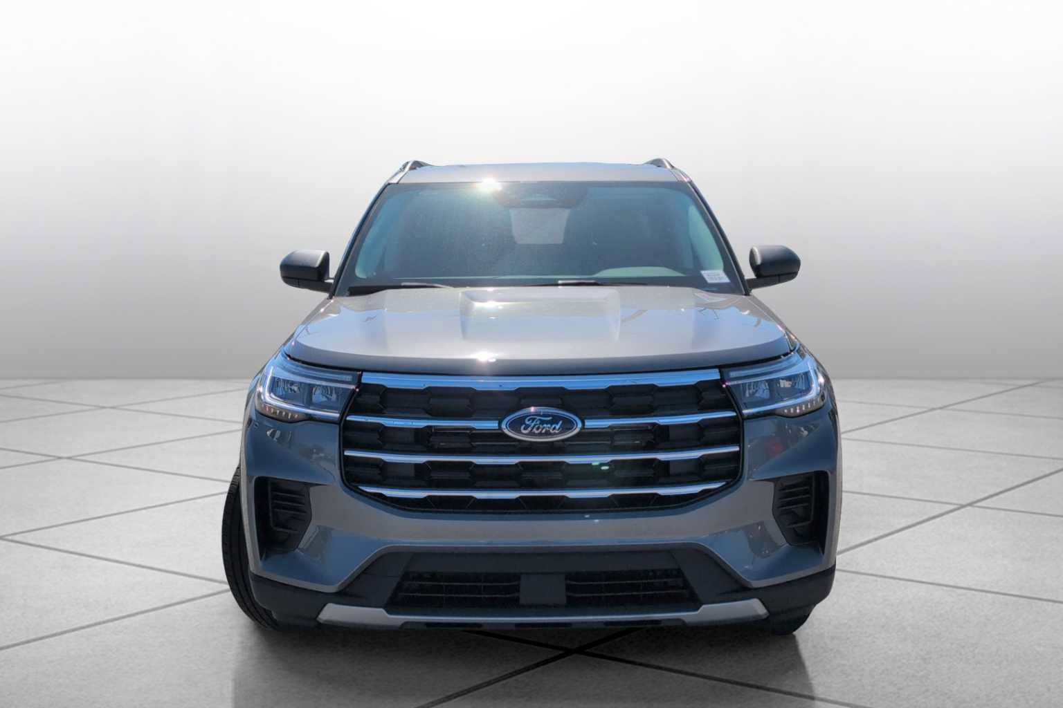 New 2026 Ford Explorer Active RWD image 3