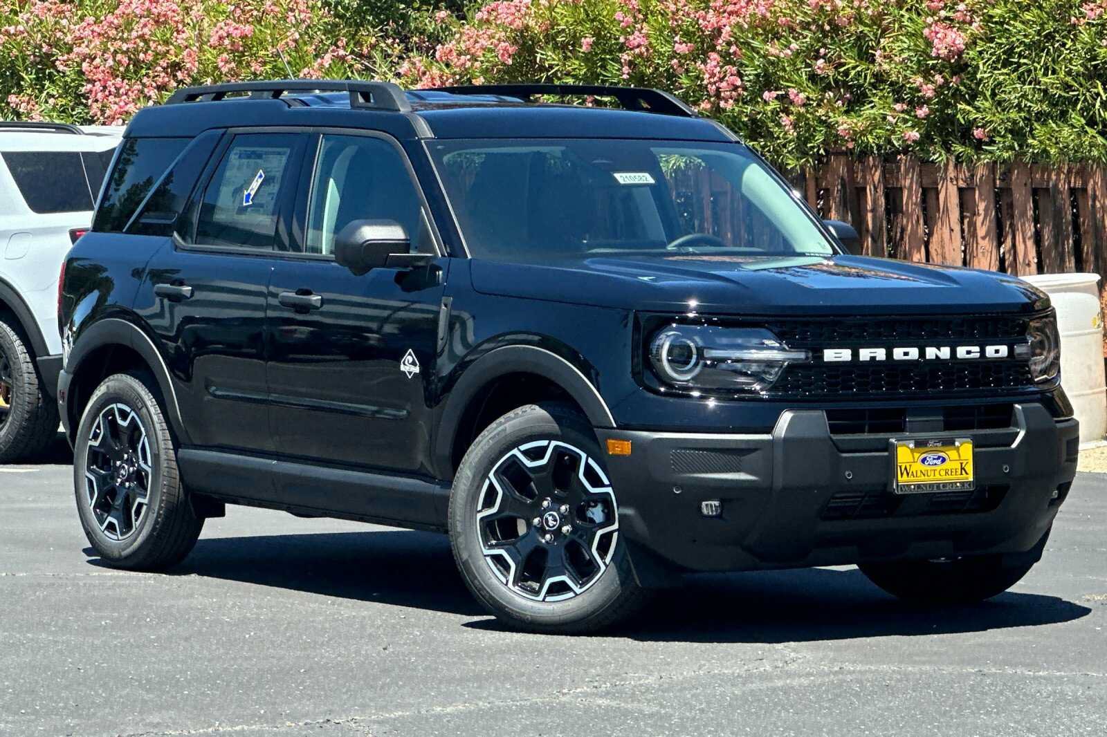New 2026 Ford Bronco Sport Outer Banks w/ Outer Banks Tech Package+ AWD/4WD image 2