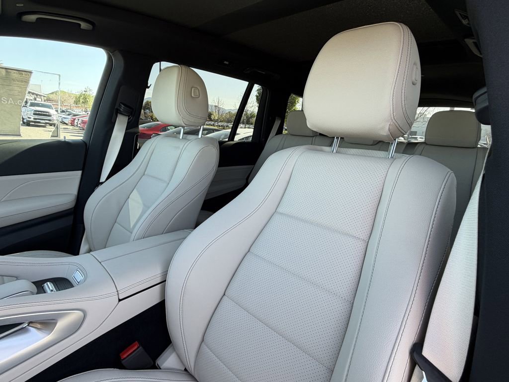New 2026 Mercedes-Benz GLS 450 4MATIC image 19