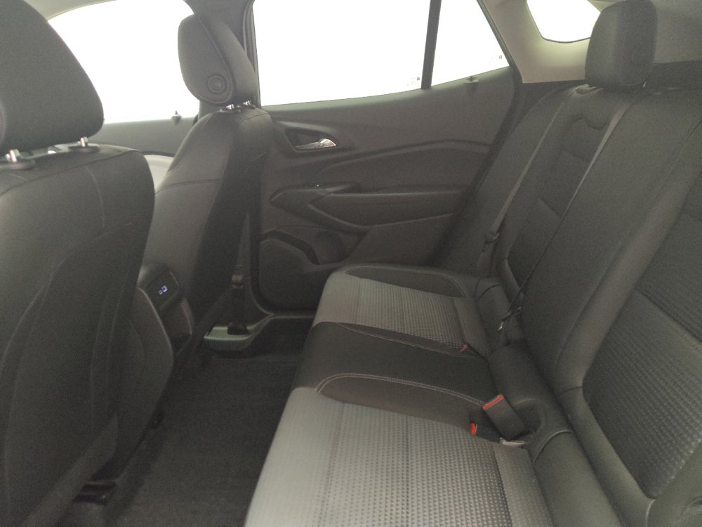 Used 2025 Chevrolet Trax LT w/ LT Convenience Package FWD image 18