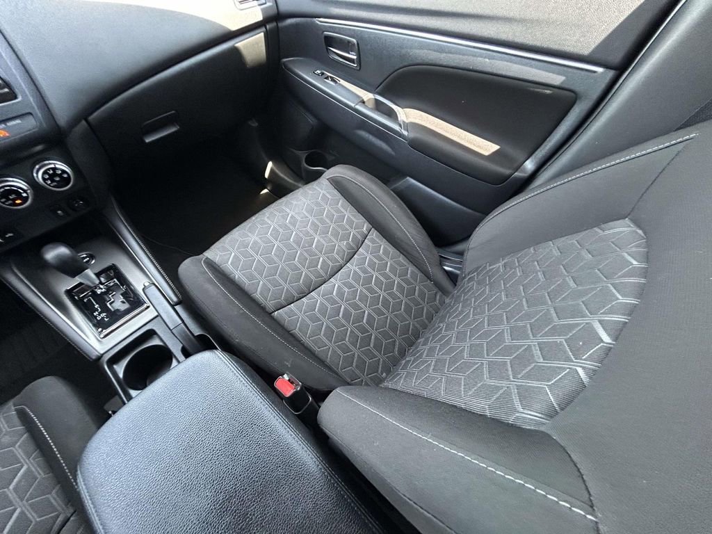 Used 2023 Mitsubishi Outlander Sport AWD image 14