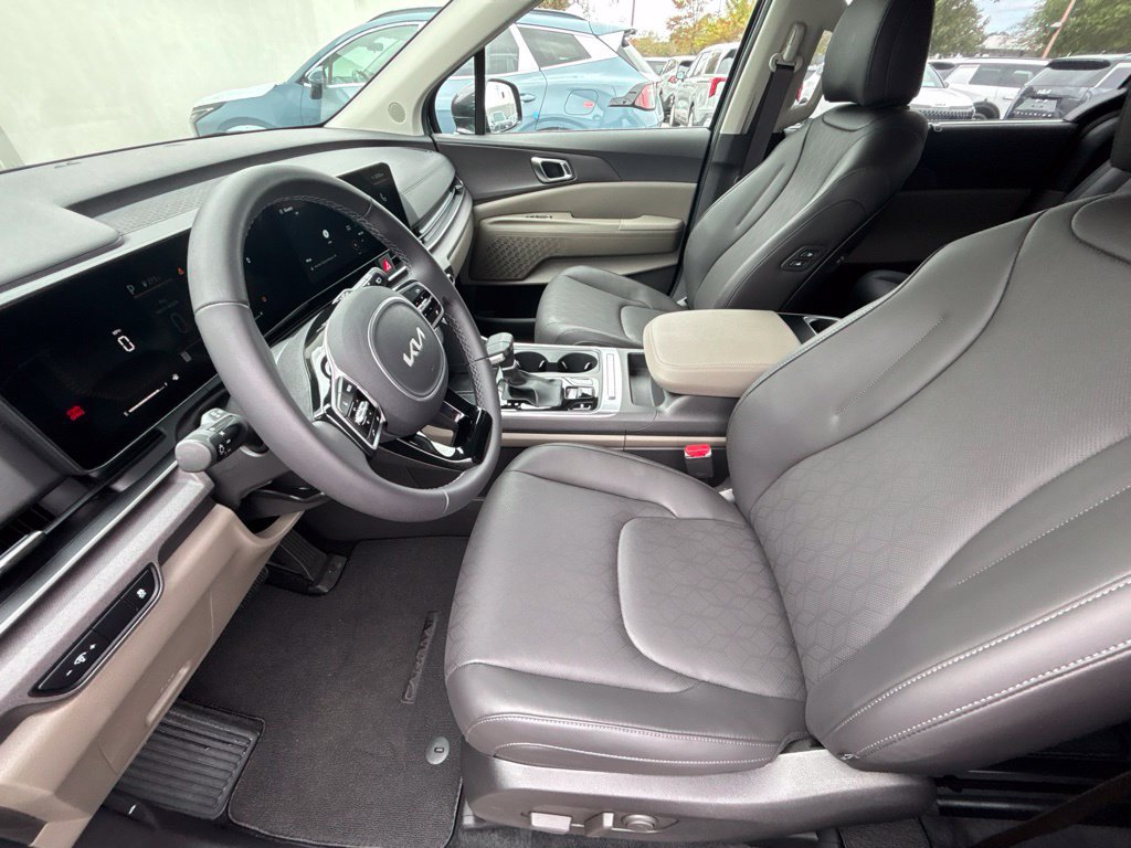 Certified 2026 Kia Carnival EX FWD image 12