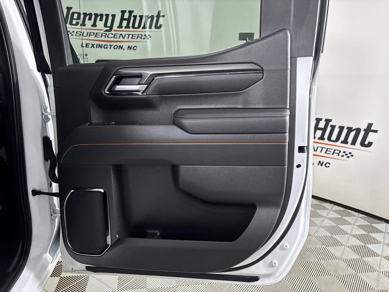 Used 2025 GMC Sierra 1500 AT4 AWD/4WD image 28