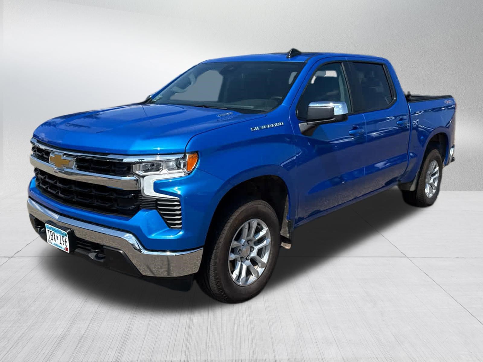 Used 2025 Chevrolet Silverado 1500 LT AWD/4WD image 3