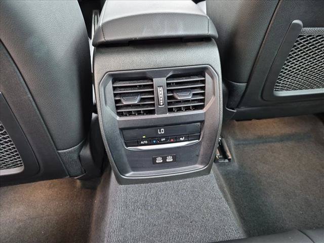 Used 2023 BMW 330i Sedan w/ M Sport Package RWD image 18