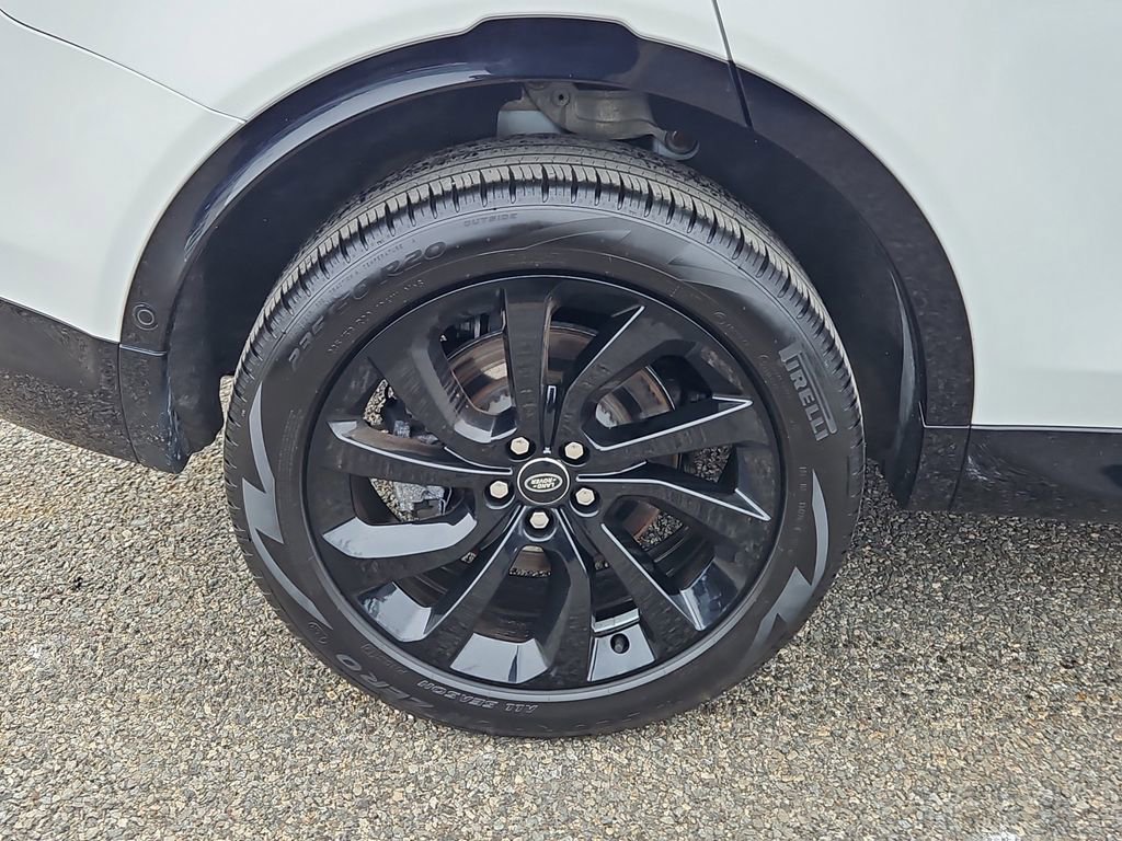 Used 2024 Land Rover Discovery Sport Dynamic SE image 9