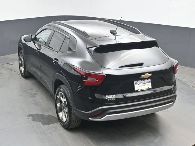 Used 2026 Chevrolet Trax LT w/ Driver Confidence Package FWD image 36