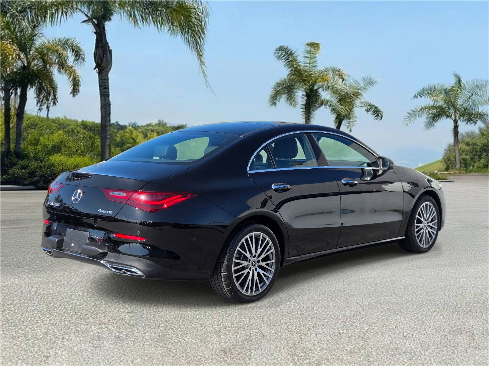 Used 2025 Mercedes-Benz CLA 250 4MATIC image 4