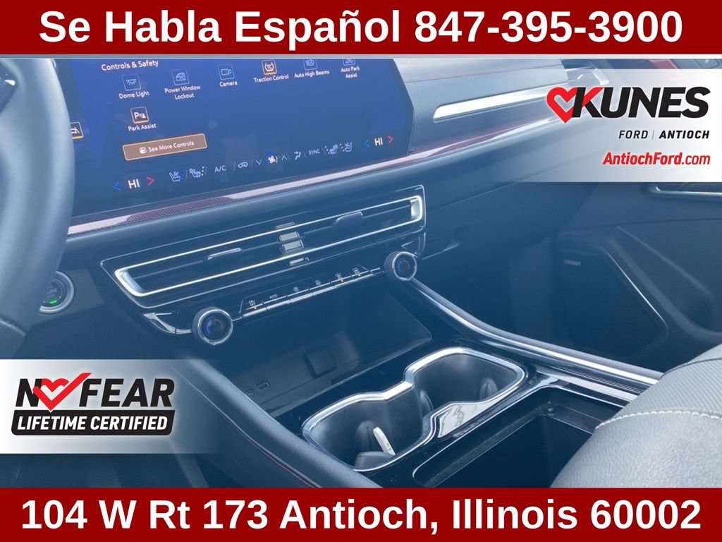 Used 2024 Chevrolet Traverse RS AWD/4WD image 47