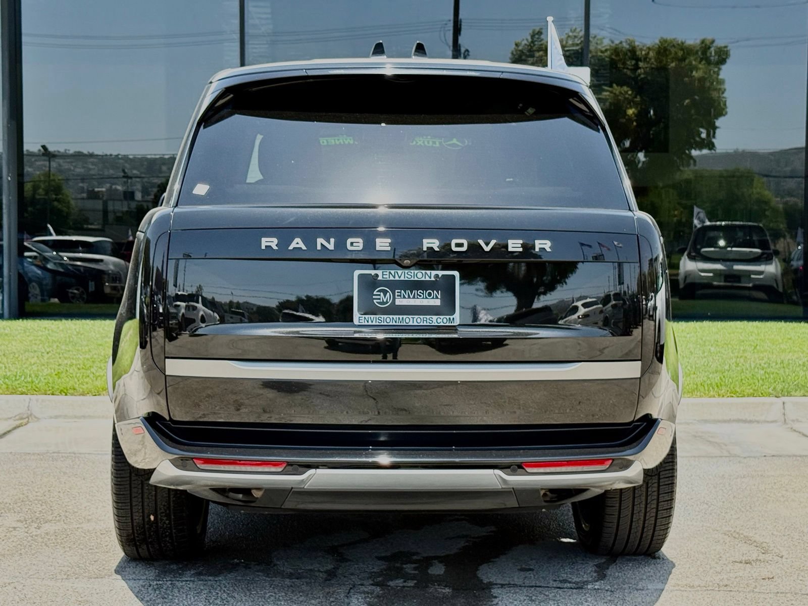 Used 2024 Land Rover Range Rover SE AWD/4WD image 13