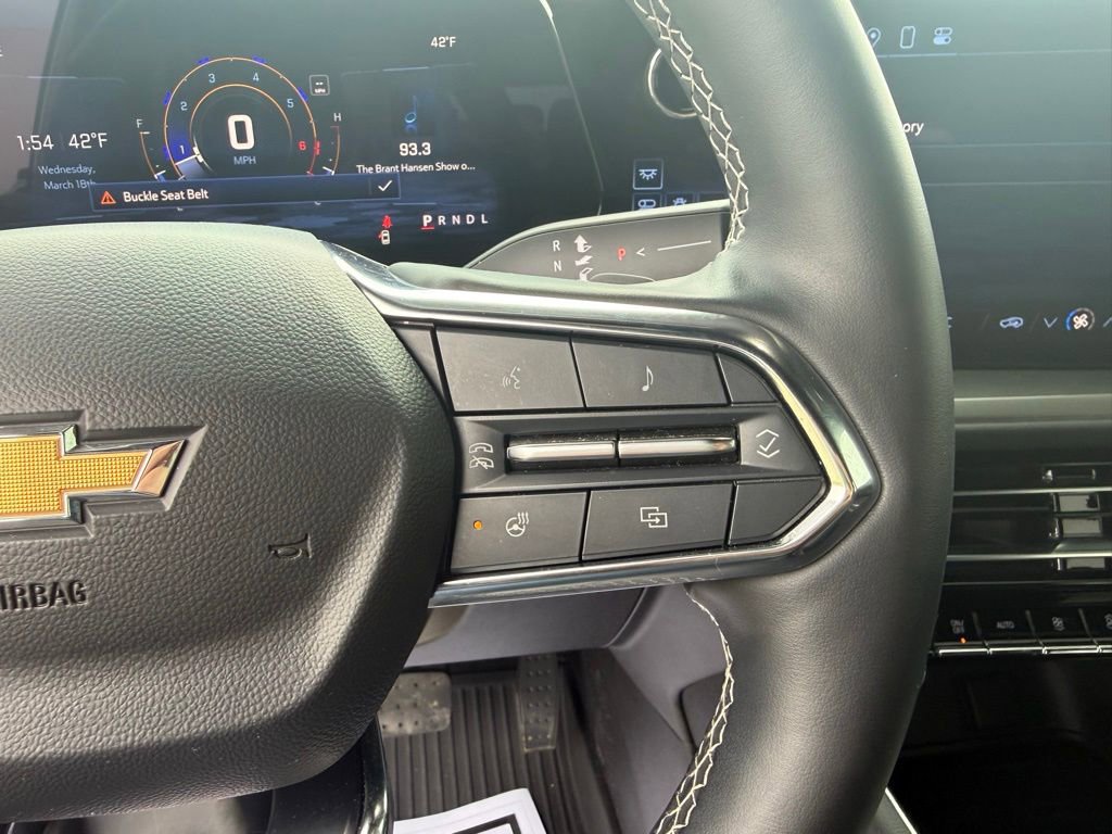 Used 2024 Chevrolet Traverse LS image 32