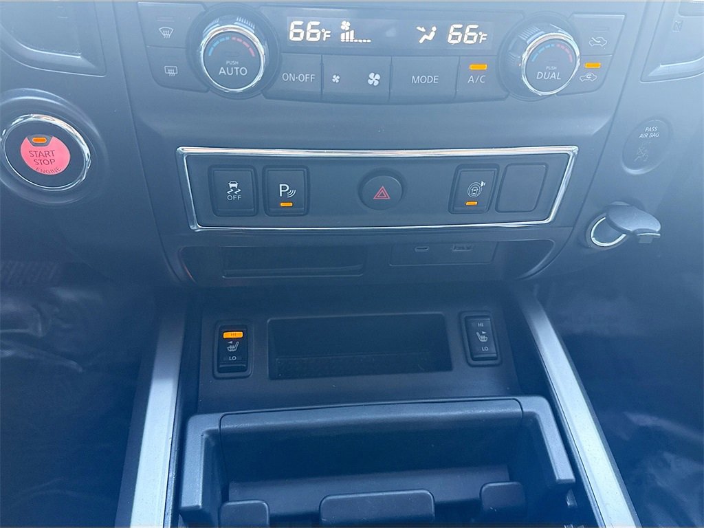 Used 2024 Nissan Titan SV w/ SV Convenience Package image 19