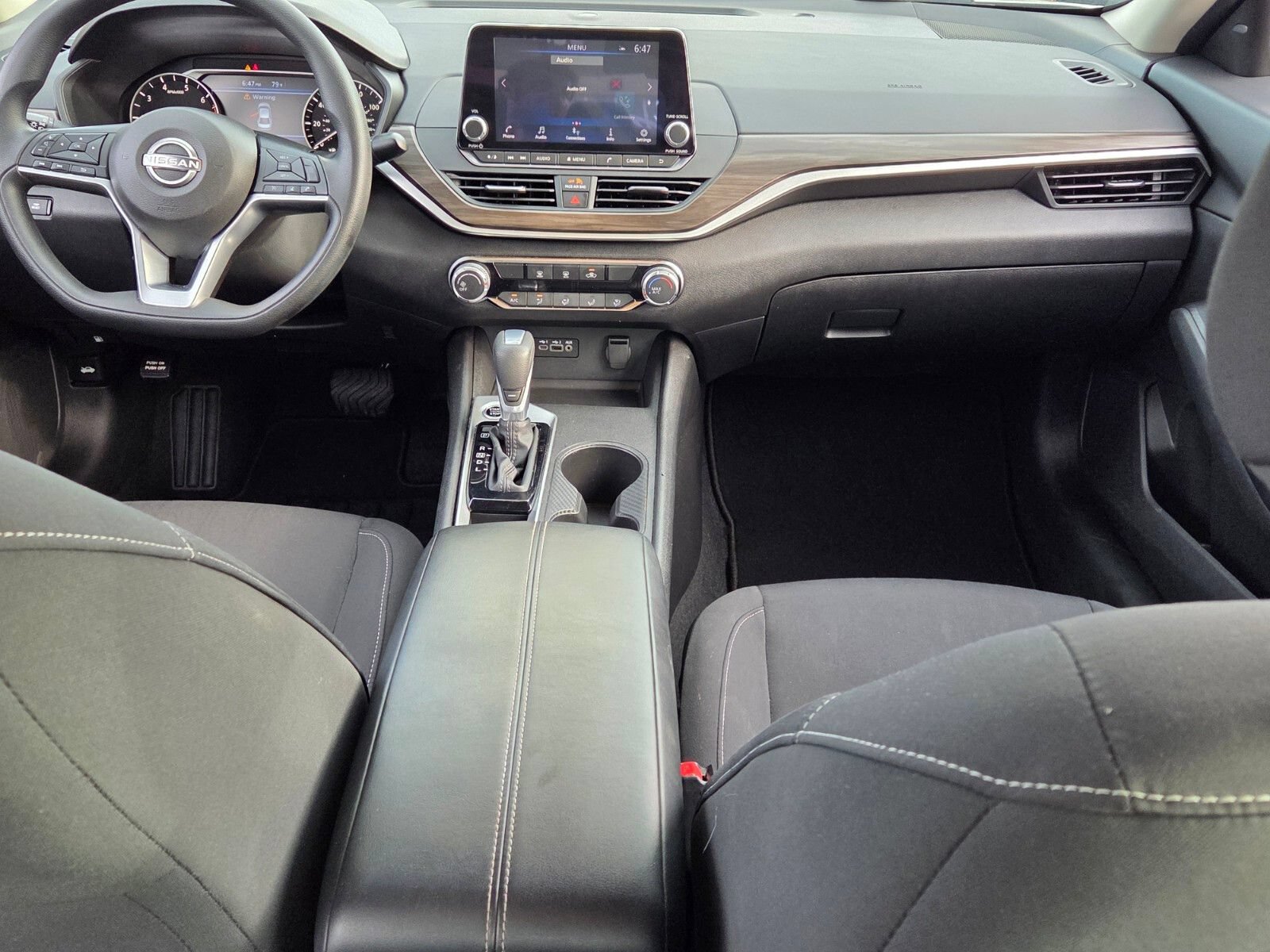 Used 2025 Nissan Altima 2.5 SV FWD image 8