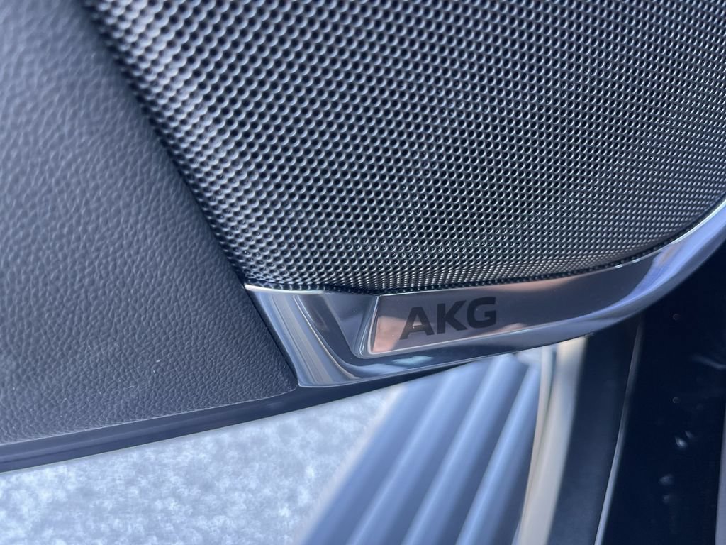 New 2026 Cadillac Escalade ESV Platinum Sport w/ LPO, ONYX Package AWD/4WD image 26