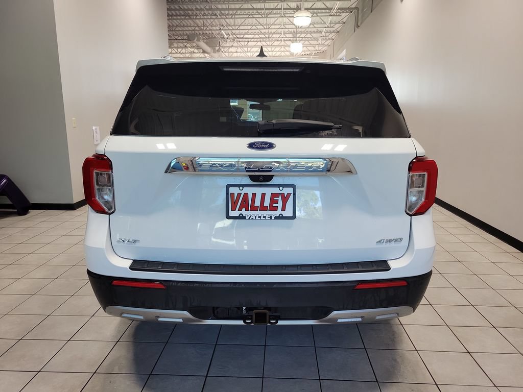 Used 2021 Ford Explorer XLT w/ Equipment Group 202A AWD/4WD image 9