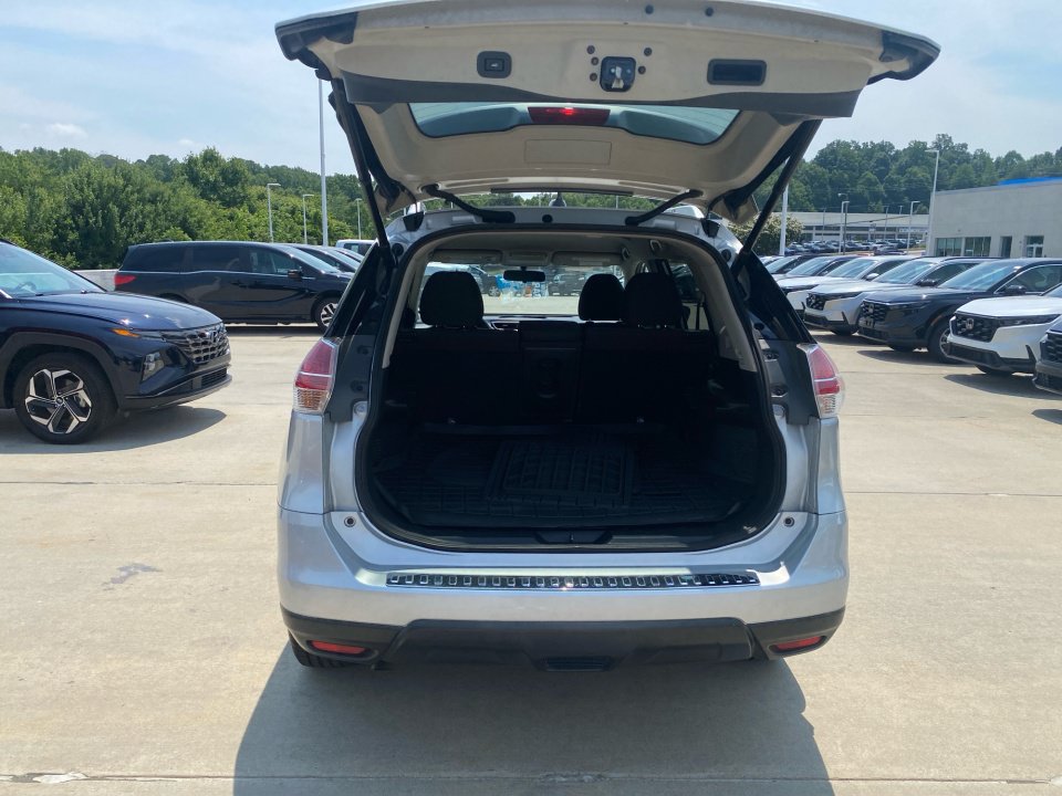Used 2016 Nissan Rogue SV w/ SV Premium Package FWD image 16