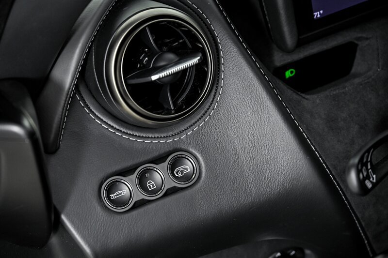 Used 2019 McLaren 720S RWD image 22