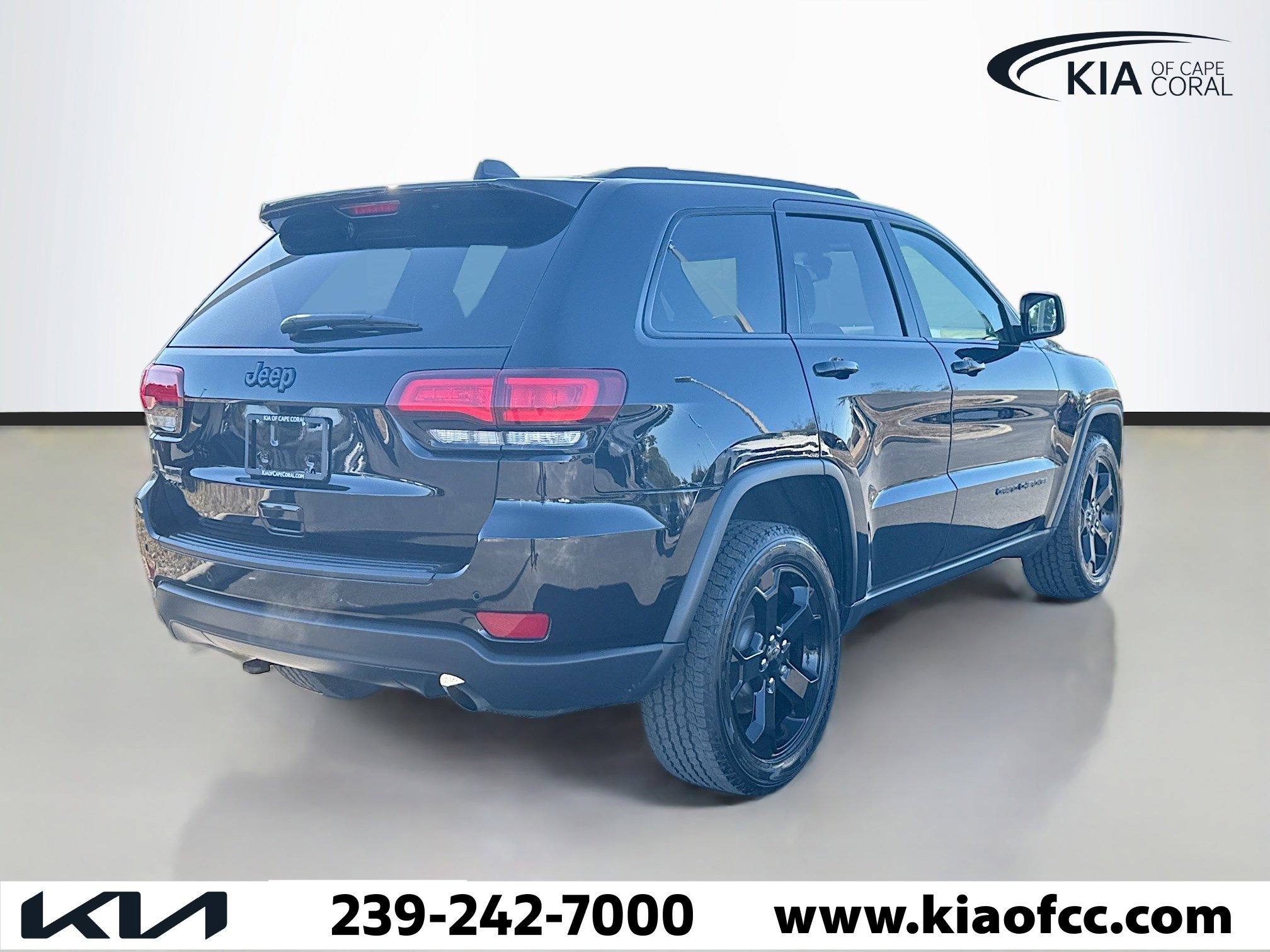 Used 2019 Jeep Grand Cherokee Laredo image 5