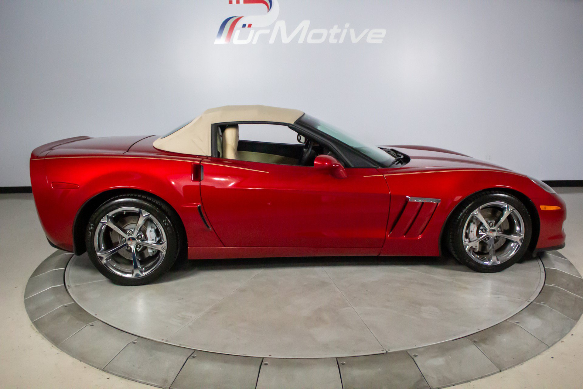 Used 2010 Chevrolet Corvette Grand Sport w/ Preferred Equipment Group RWD image 14