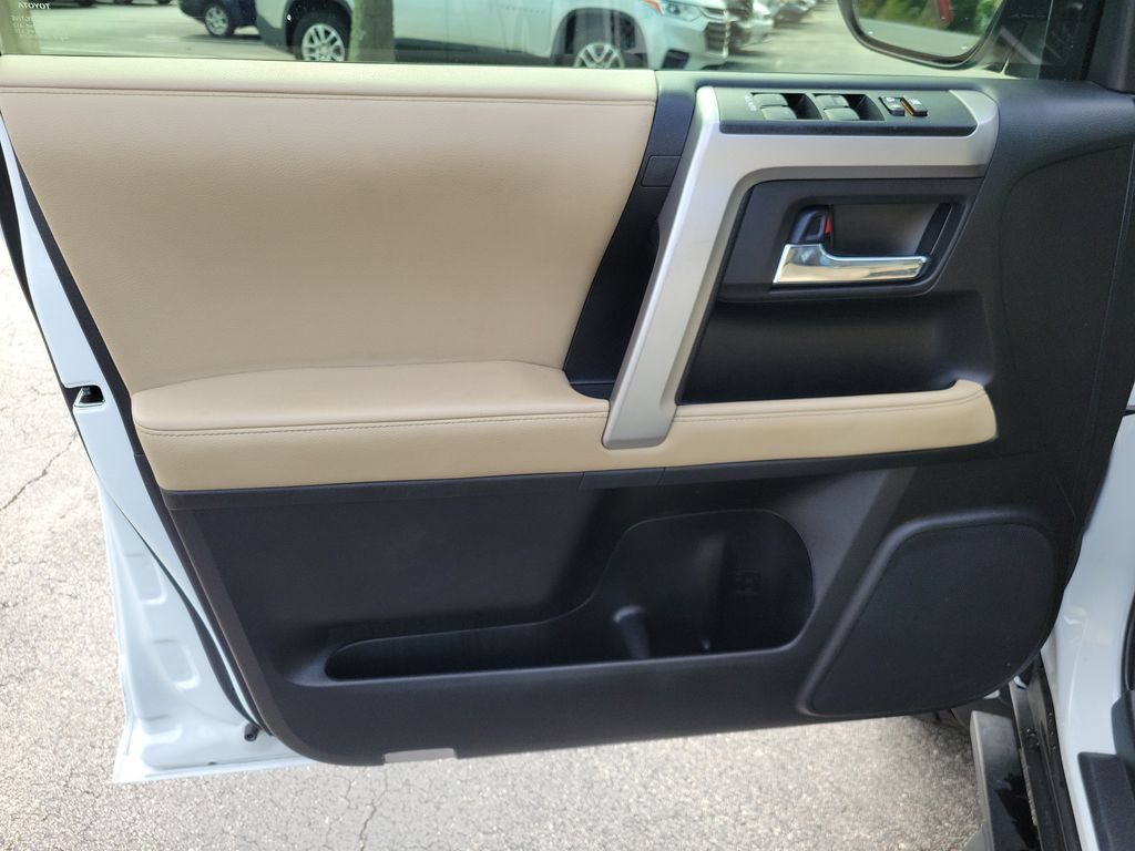 Used 2024 Toyota 4Runner SR5 Premium w/ Moonroof Package AWD/4WD image 21