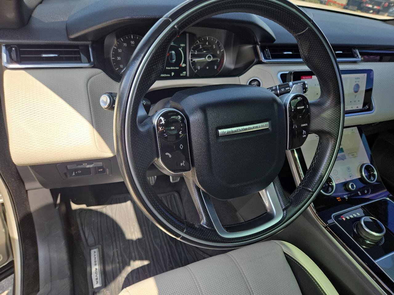 Used 2020 Land Rover Range Rover Velar R-Dynamic S AWD/4WD image 9